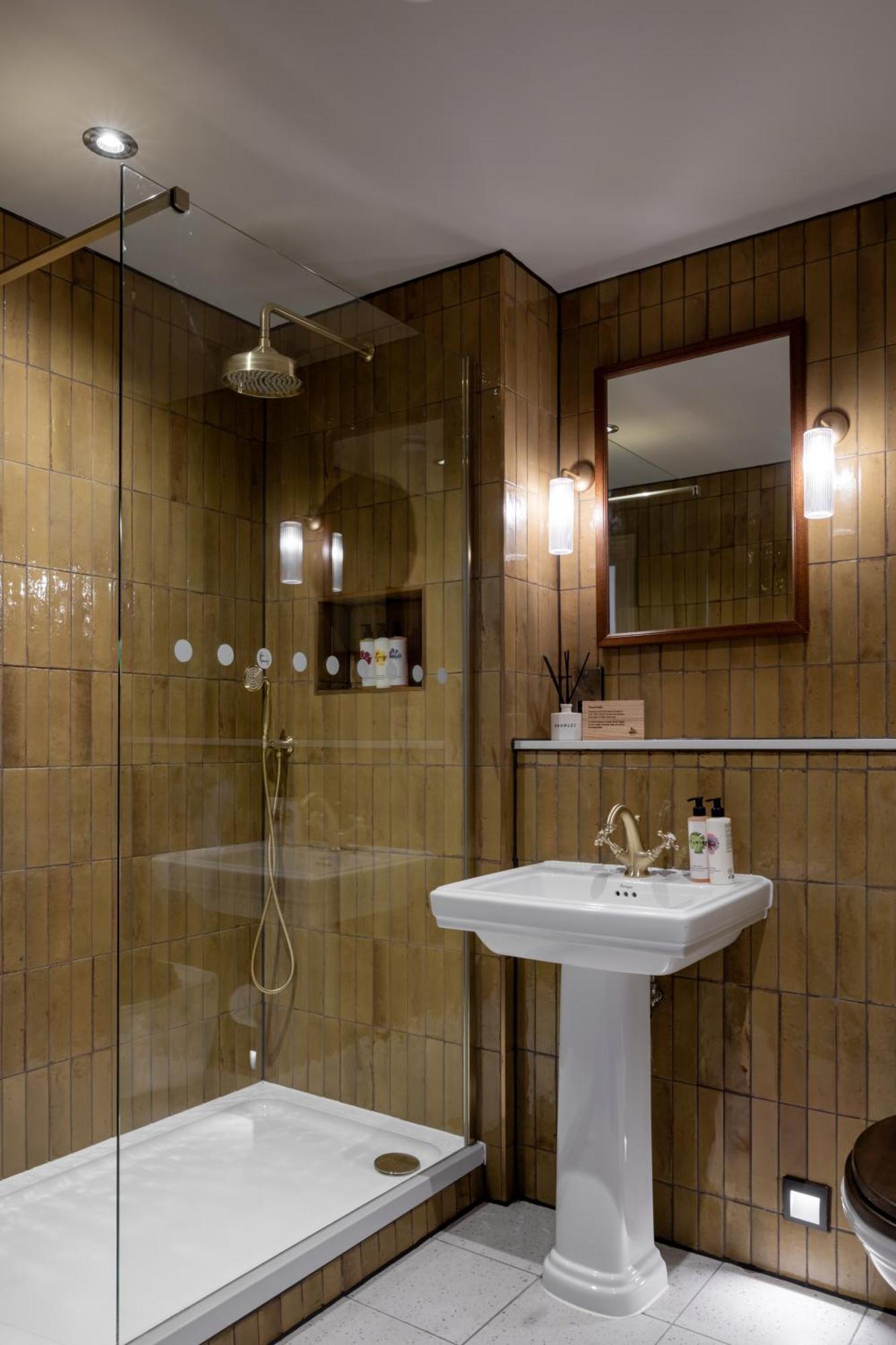 Teller'S Arms Hotel Farnham  Ngoại thất bức ảnh